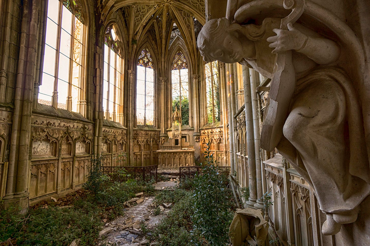 Chapelle de L'ange au Violon, France [2048x1365] : AbandonedPorn