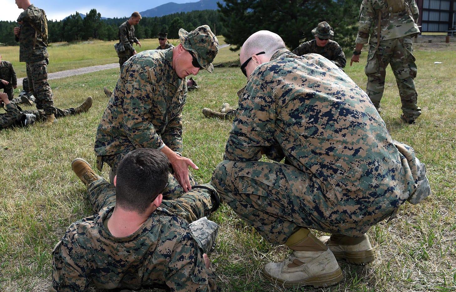 Airman teaches U.S. Marines combat survival skills