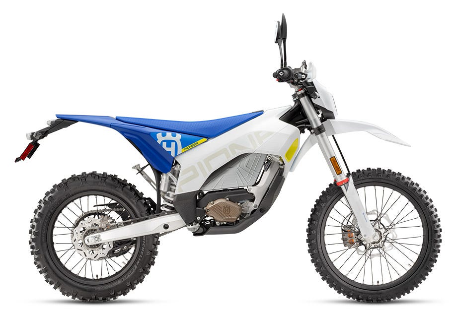 PHO_BIKE_90_RE_Husqvarna-Pioneer-MY25-US-90-right_#SALL_#AEPI_#V1.jpg