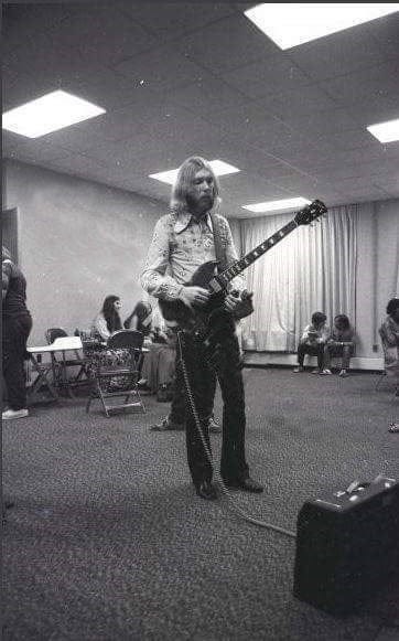 r/allmanbrothers - Duane Allman Backstage SUNY at Stonybrook, September 19th, 1971 (Long Island, NY) (#25)