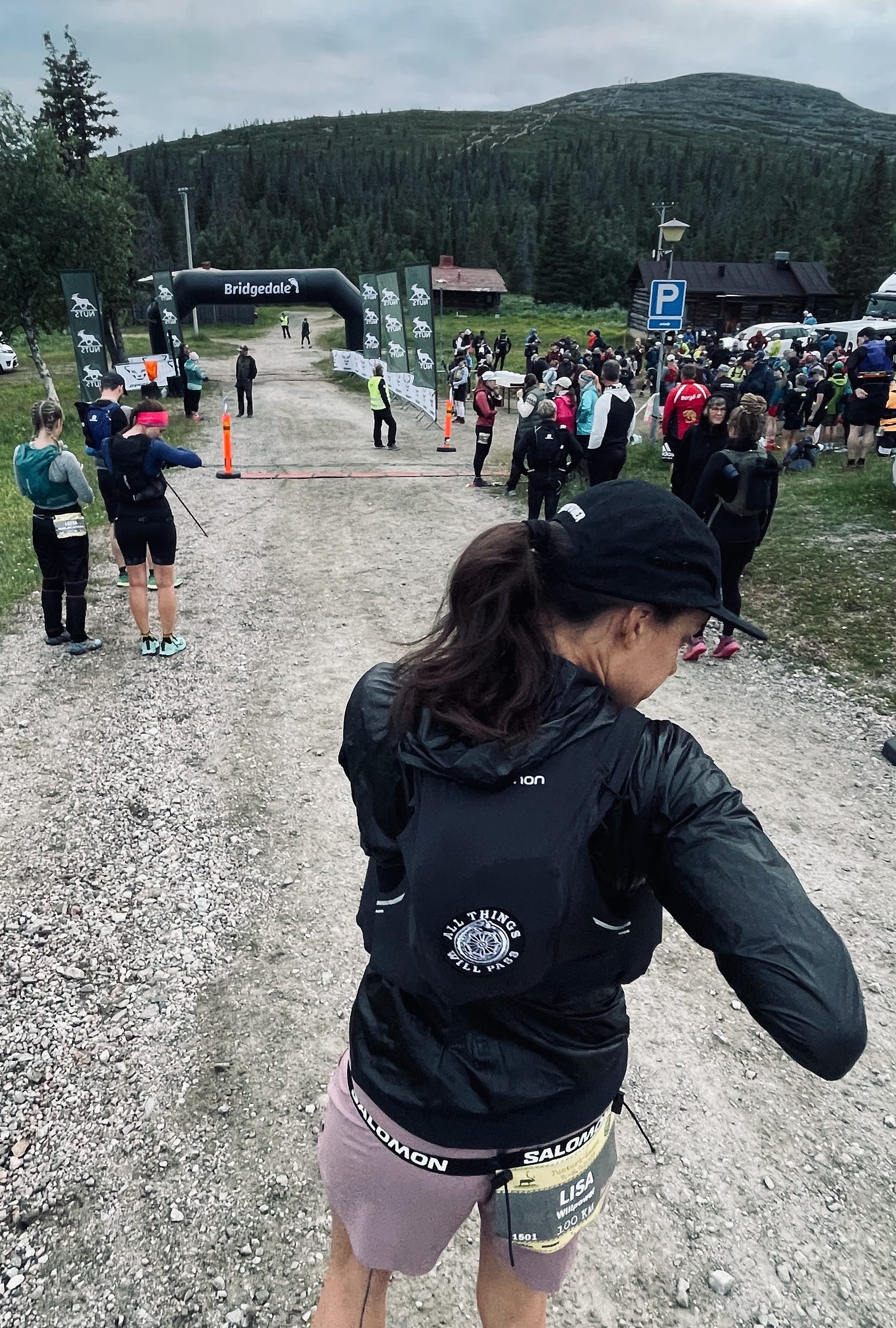Lisa at the start line of Nuts Pallas 100 km race in Finland