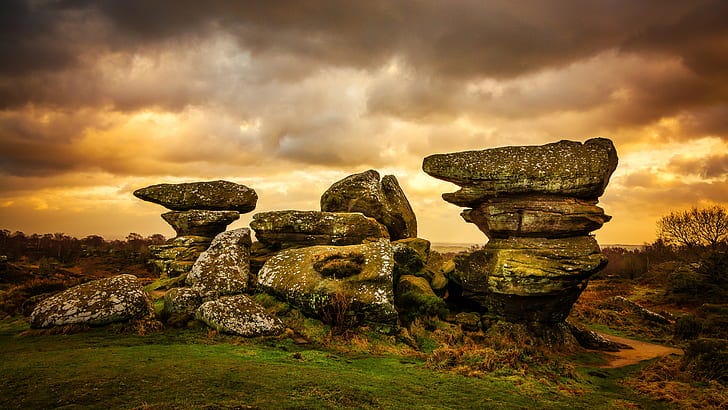 Royalty-Free photo: Gray rock formation under cloudy skies | PickPik