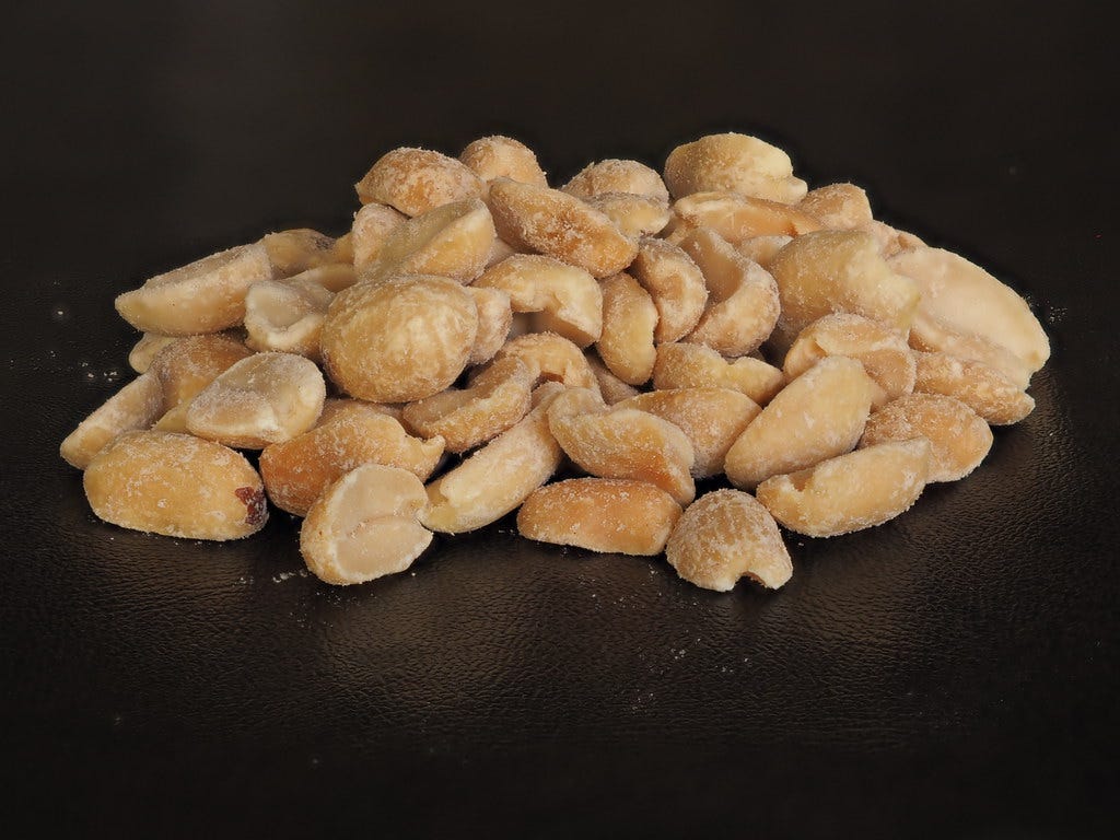 Maní tostado / Roasted peanut.