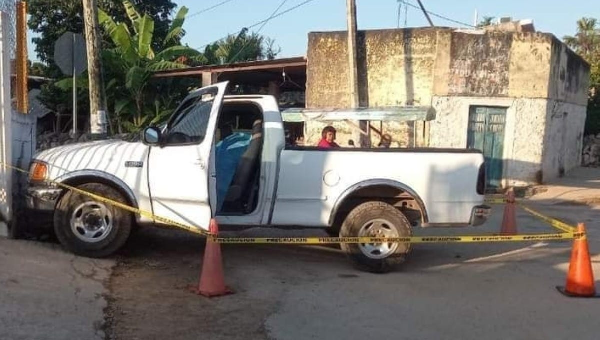 El hombre perdió la vida a bordo de su camioneta en Akil