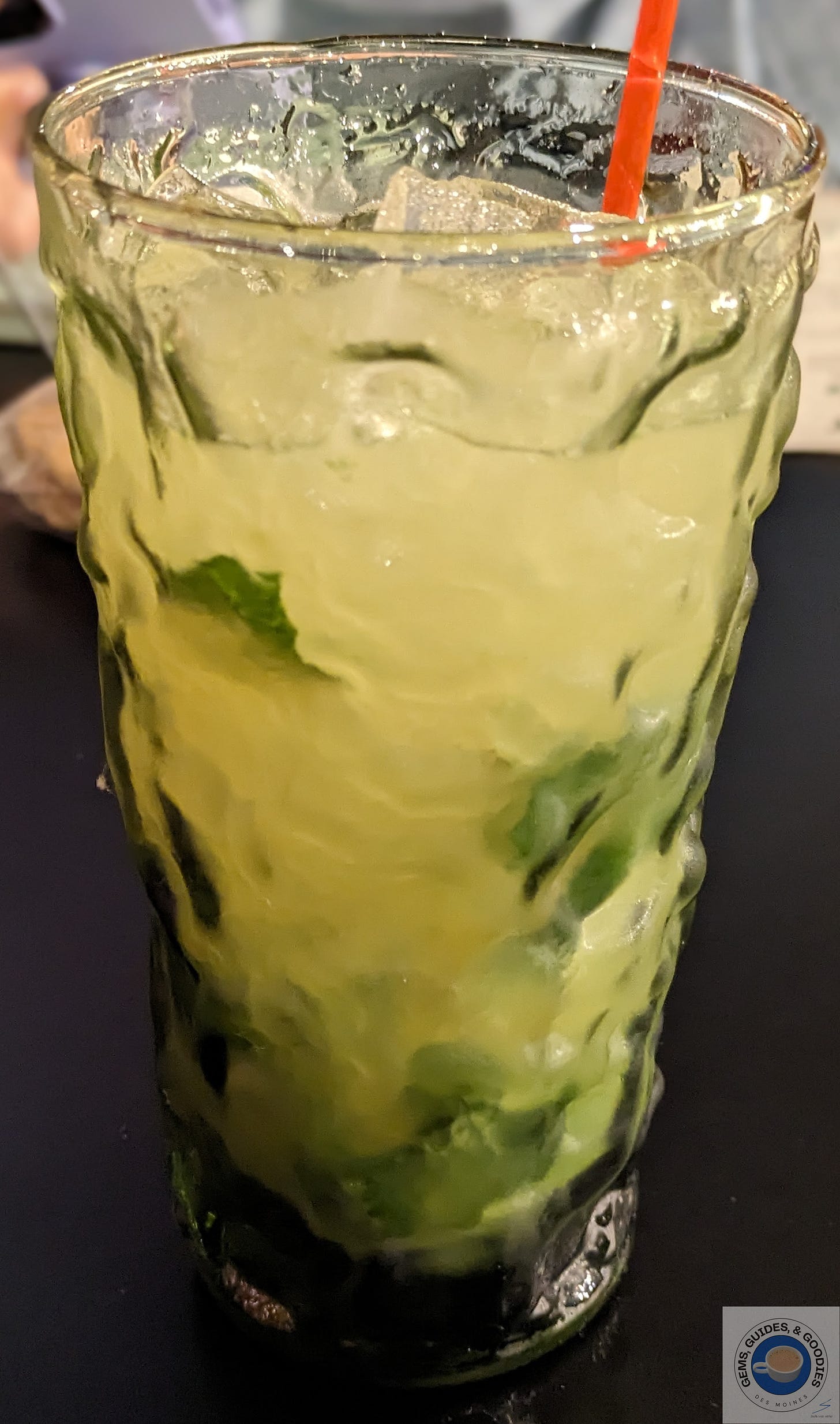 Non-alcoholic mojito in a glass