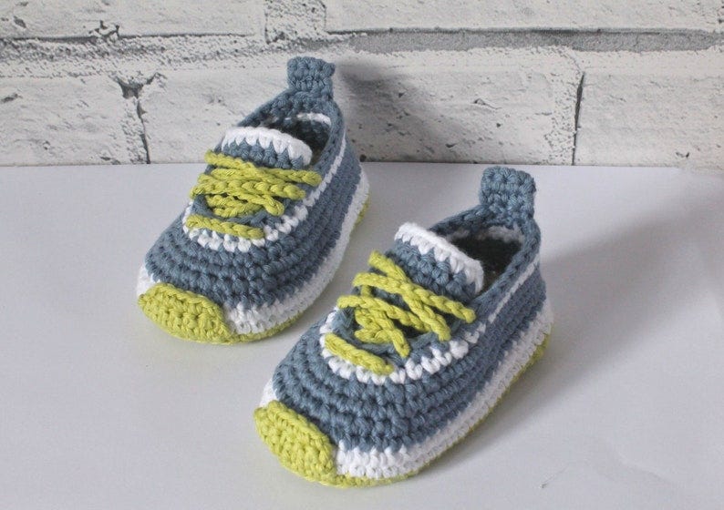 CROCHET PATTERN Cute baby Sneaker Crochet booties Federation Runners cool modern funky, Blue running shoes boys, English language only image 2