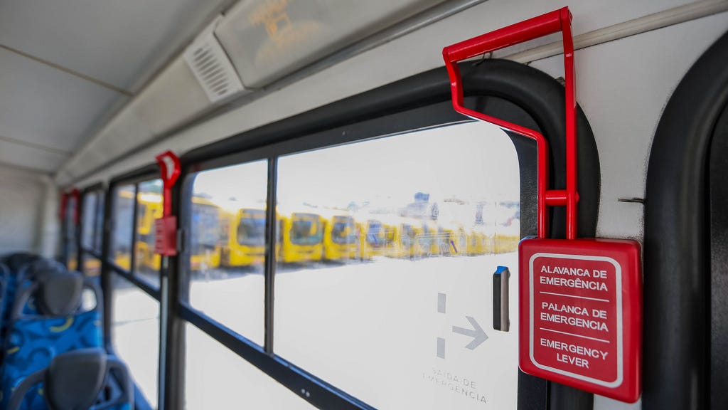 Dica de Segurança – Porta de saída de emergência de ônibus – RVA Security