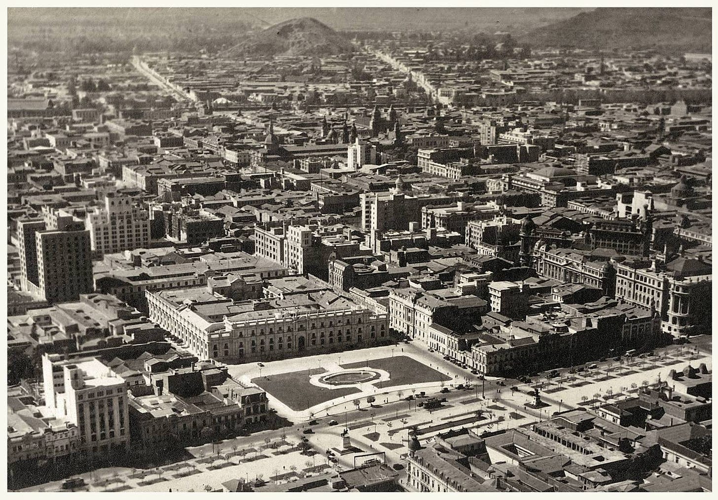 File:Vista del Barrio Cívico de Santiago, años 1920.jpg - Wikimedia Commons