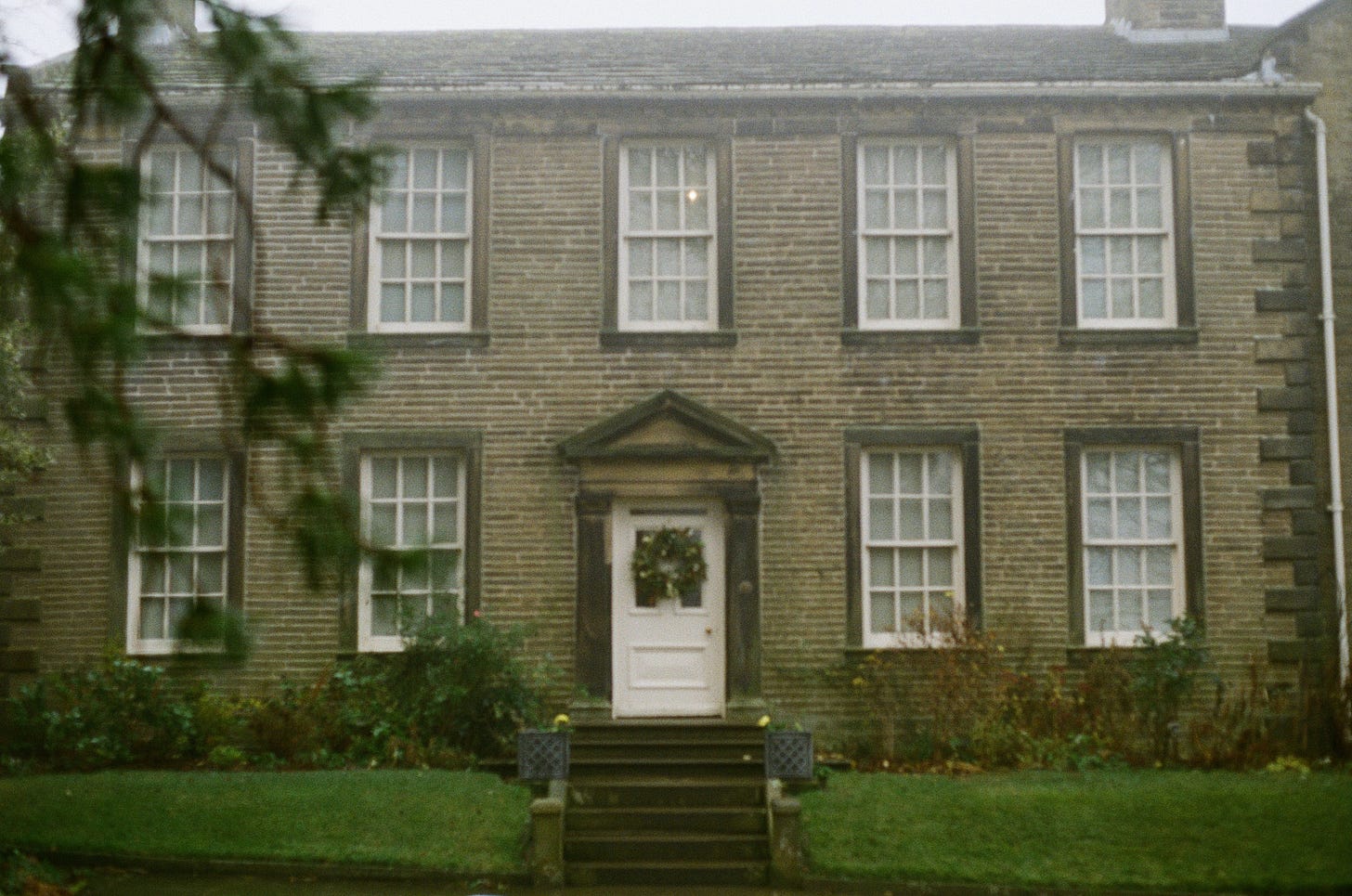 faccia della casa della famiglia Brontë a Haworth