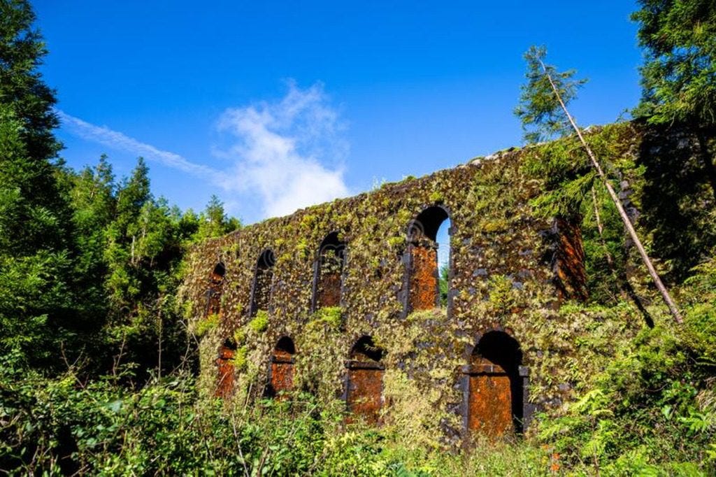 aquaduct-muro-das-nove-janelas-near-sete-cidades