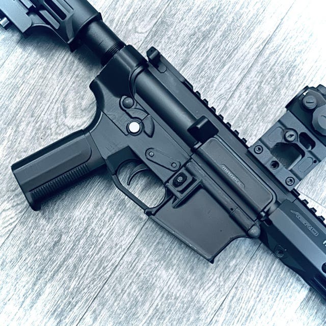 r/fosscad - Ngl, y’all’s unending bitching graduated the defiance AR lower to a new level. FRT/Super Safety compatible, interchangeable grip & trigger guard, reinforced front takedown pin loops, and no more M5x60 screws. Doing internal testing this week.