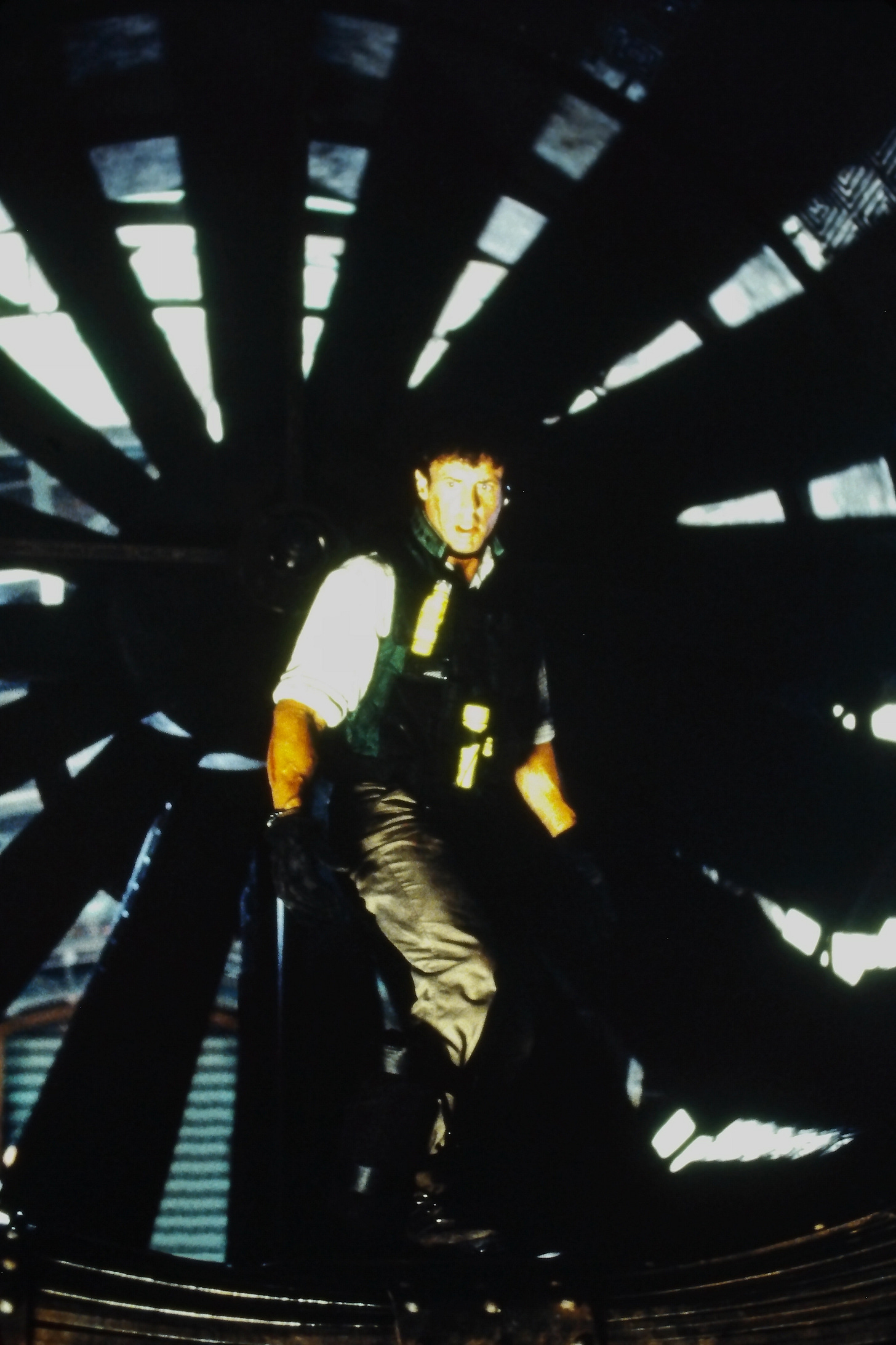 5493-1999R - Daylight Movie - SYLVESTER STALLONE stars as Kit Latura, an ex-Emergency Medical Services chief who undertakes a harrowing journey through a major commuter tunnel's ventilation system to reach the trapped survivors of a devastating explosion that has sealed off both ends. 5493-1999R - Daylight Movie - SYLVESTER STALLONE stars as Kit Latura, an ex-Emergency Medical Services chief who undertakes a harrowing journey through a major commuter tunnel's ventilation system to reach the trapped survivors of a devastating explosion that has sealed off both ends.