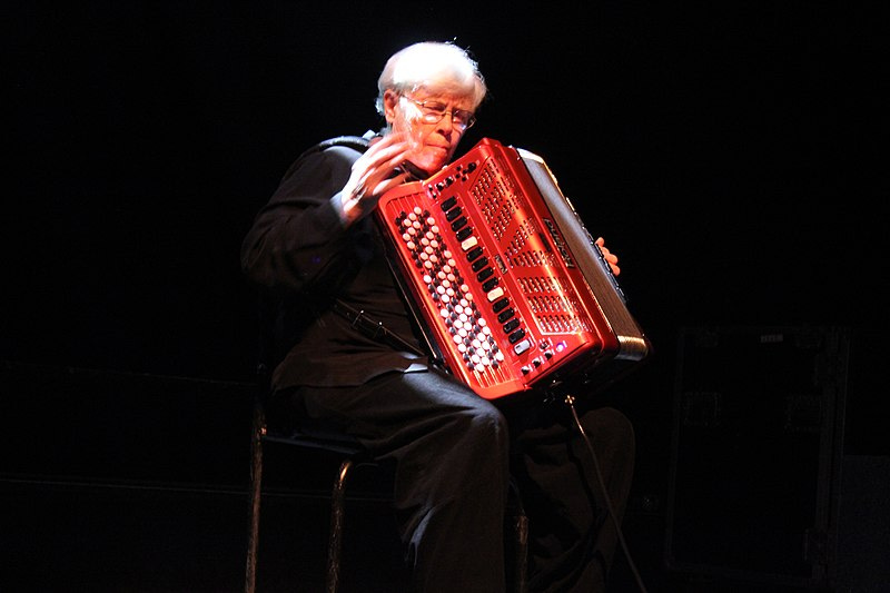 File:Pauline Oliveros - Sonic Acts 2012 - 6931630363.jpg
