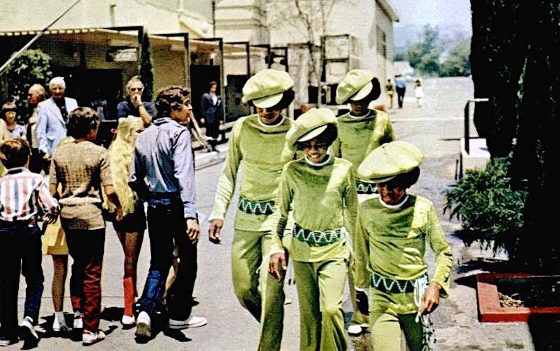 The Jackson Five pass by the Brady Bunch, ABC studio lot, 1971 :  r/OldSchoolCool