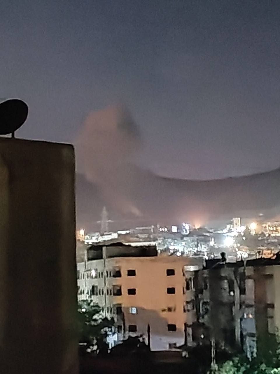 A city at night with a satellite dish

AI-generated content may be incorrect.