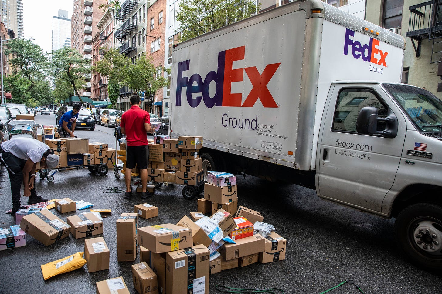 1.5 Million Packages a Day: The Internet Brings Chaos to N.Y. Streets - The  New York Times