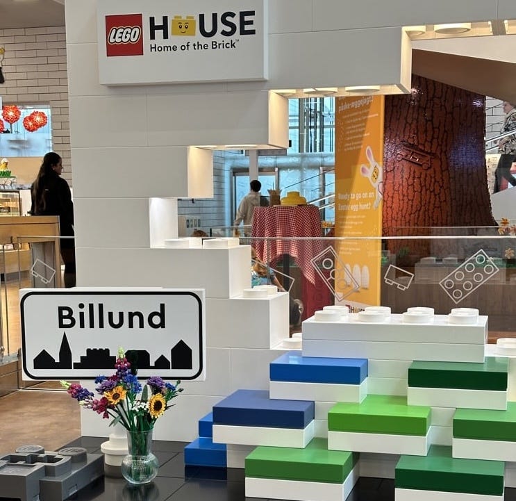 Na zdjęciu wnętrze LEGO House.