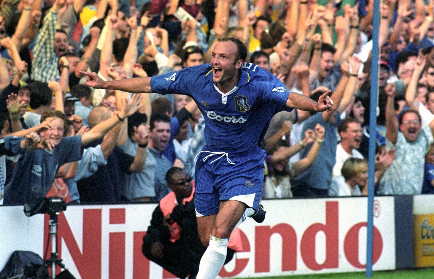 Chelsea FC on Twitter: "Frank Leboeuf was the first French player to play  for Chelsea… http://t.co/8IkBvHUPce #CFC #TBT http://t.co/Dt5GF2ugpI" /  Twitter