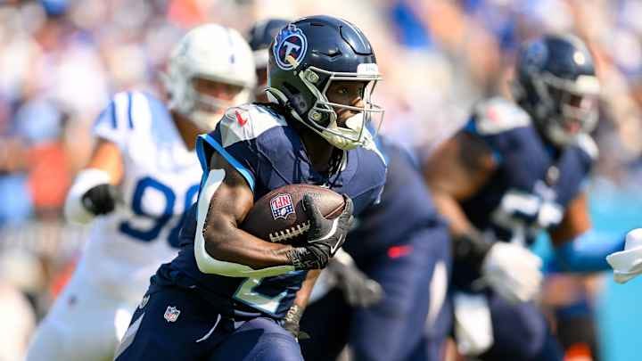 Tennessee Titans RB Leaves Game With Injury