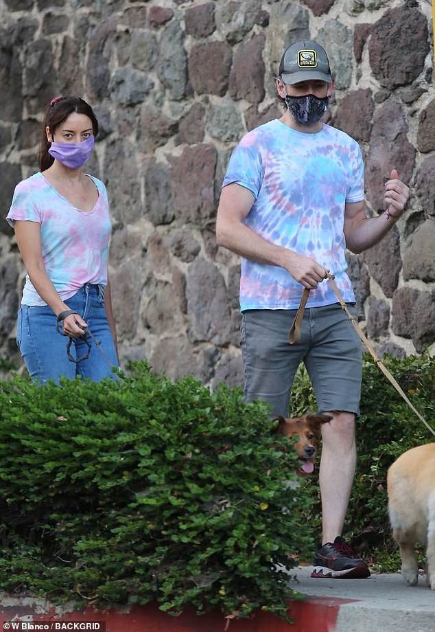 Aubrey Plaza and partner Jeff Baena wear matching tie-dye as the couple  take their dogs for a walk | Daily Mail Online
