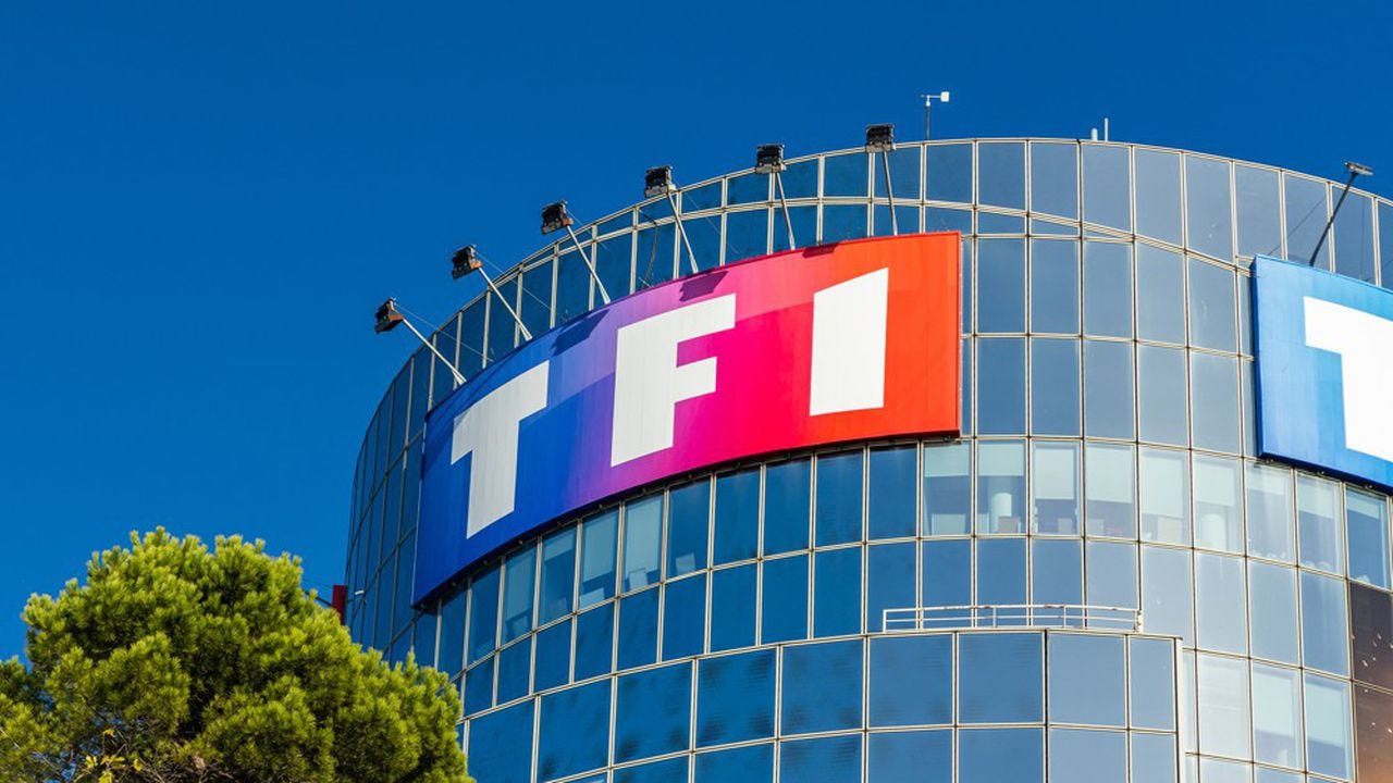 Information télé : TF1 veut toucher un public plus jeune qui s'informe  d'abord sur smartphone | média+