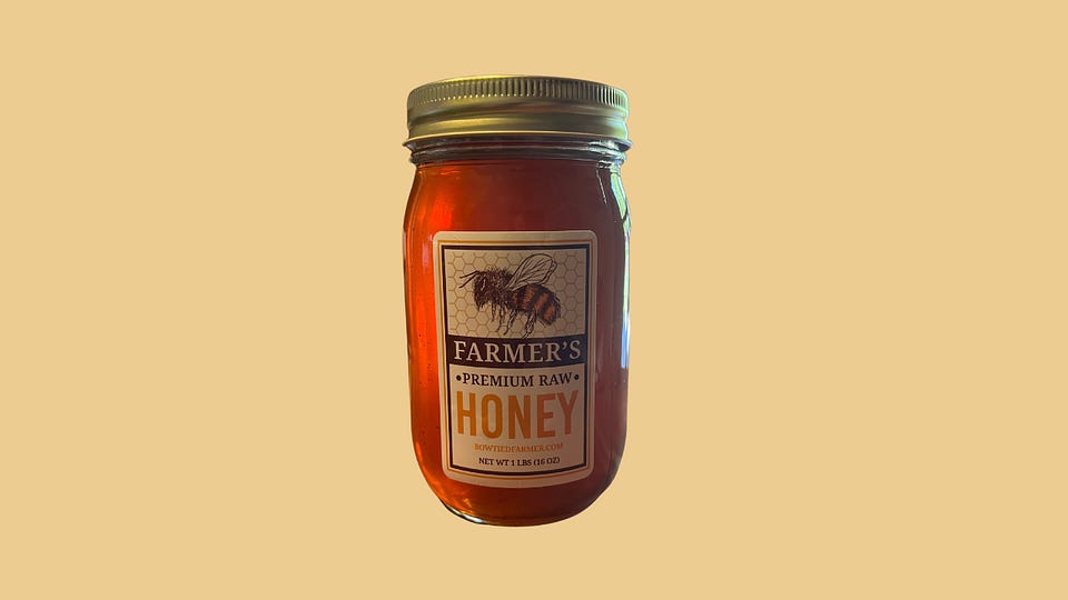 Farmer&#39;s Premium Raw Honey - Pint Glass Jar (1 LB)