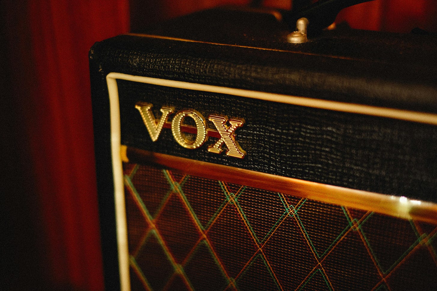 Photo by Alexey Demidov: https://www.pexels.com/photo/vox-pathfinder-guitar-amplifier-close-up-photo-12265165/