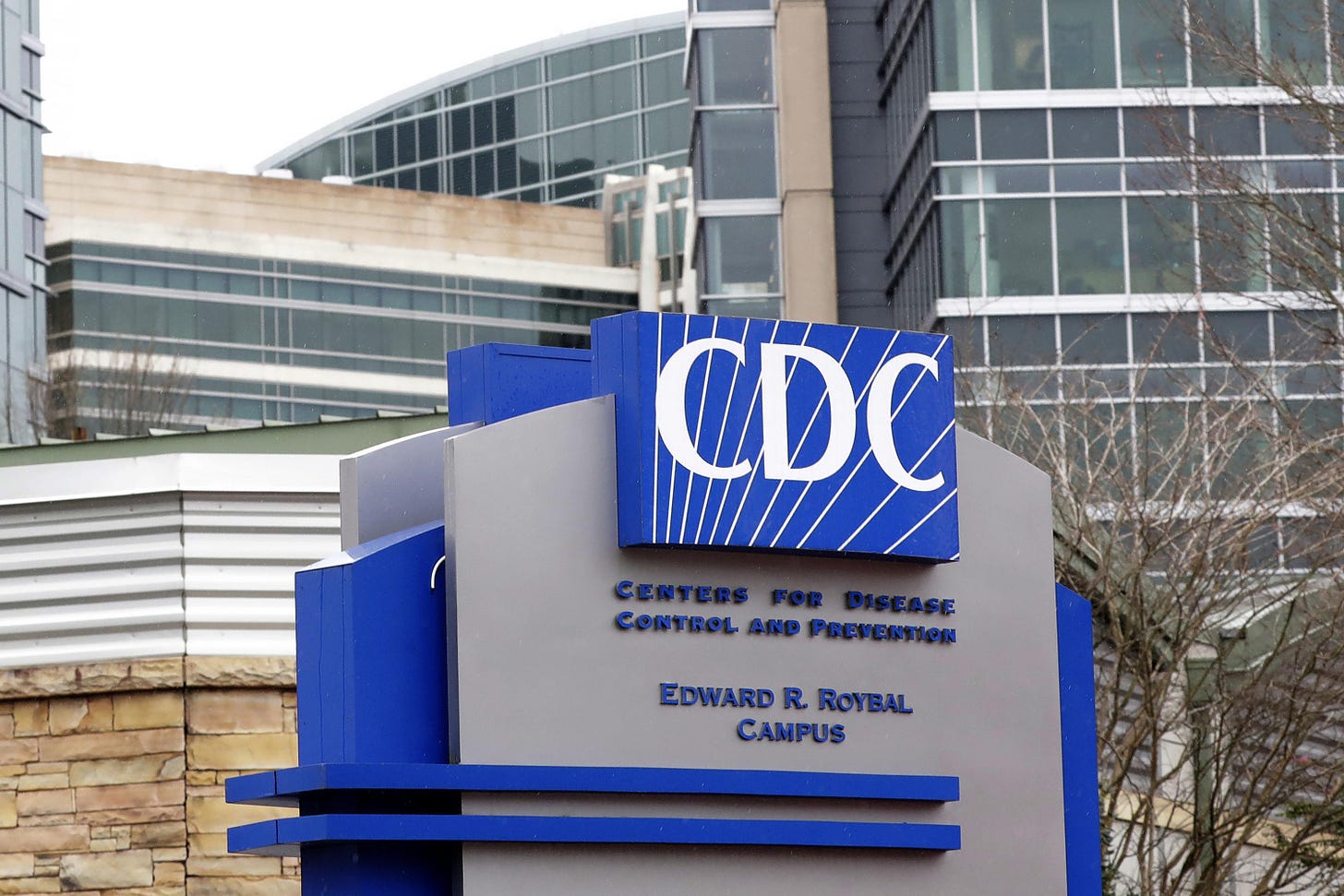 Posts mischaracterize CDC data on COVID-19 vaccine deaths | AP News