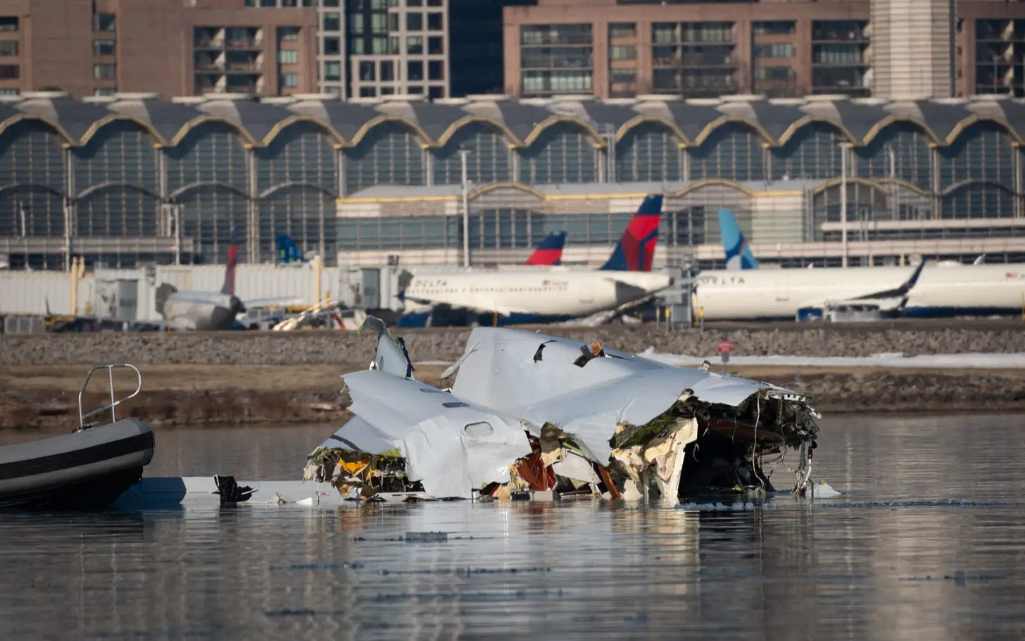 Investigators find black boxes after deadly Washington plane crash | FMT