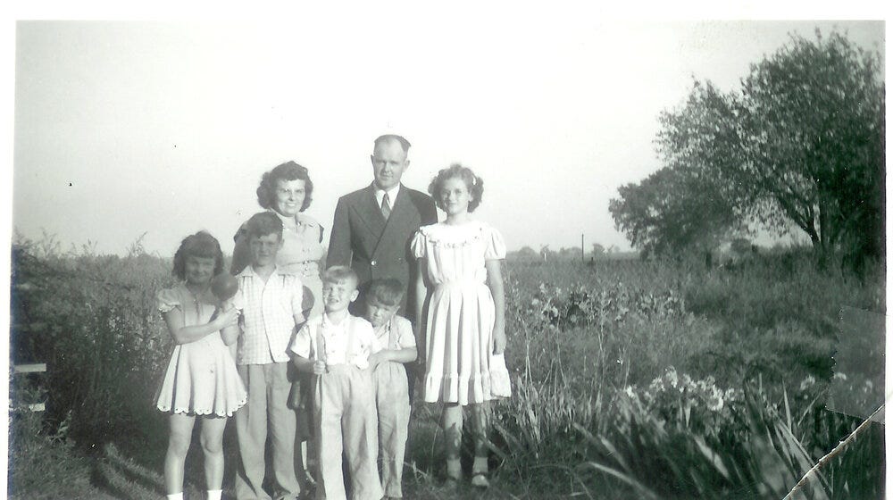 fampic1946.jpg