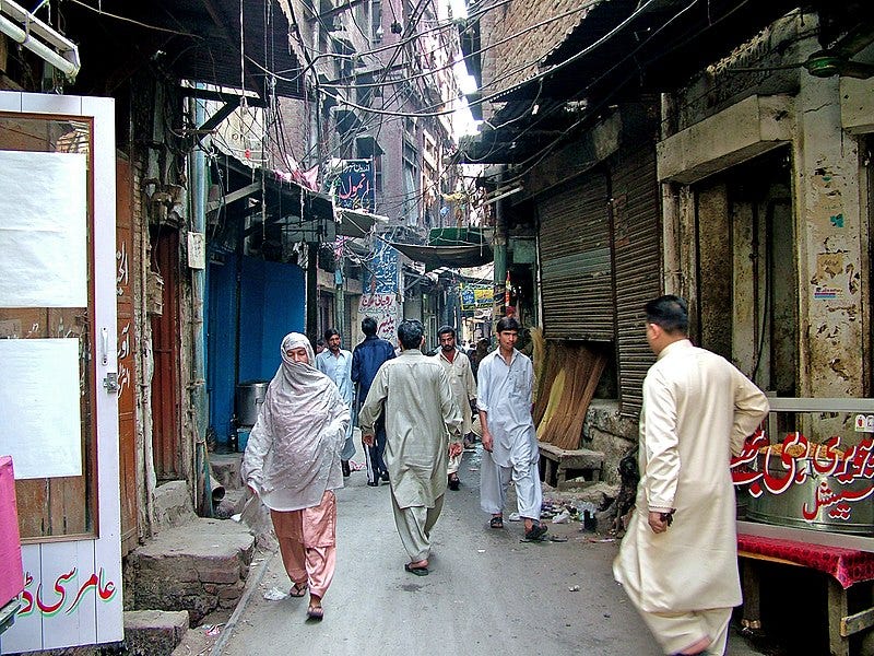 File:A street inside slum of Lahore Pakistan.jpg