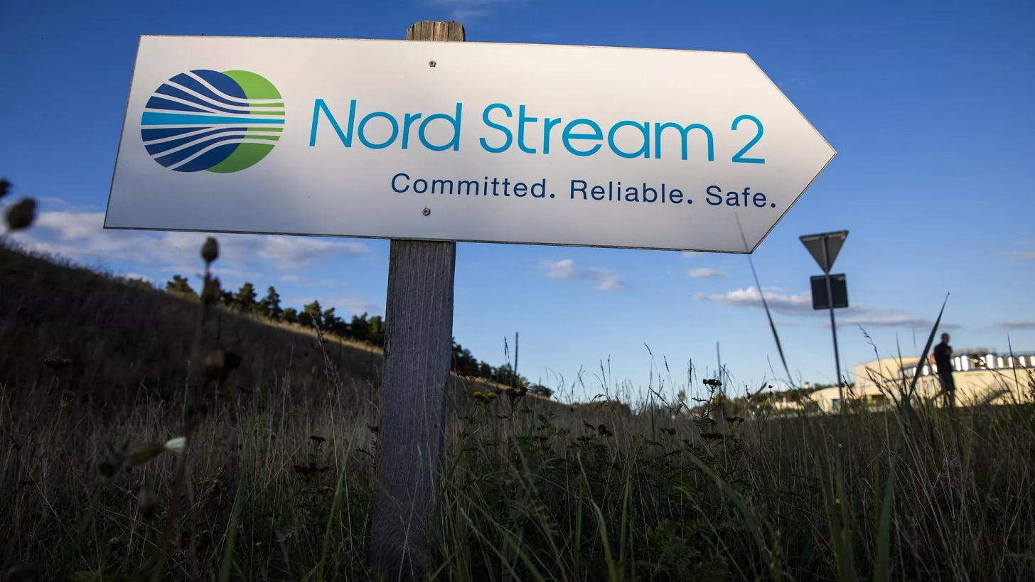 A road sign directs traffic towards the Nord Stream 2 gas line landfall facility entrance in Lubmin, north eastern Germany, on September 7, 2020. - Sputnik International, 1920, 22.10.2023