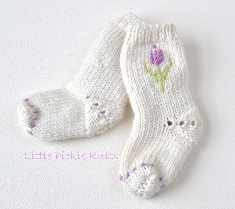 SIMPLE Baby sock knitting pattern Little Tulip. image 1