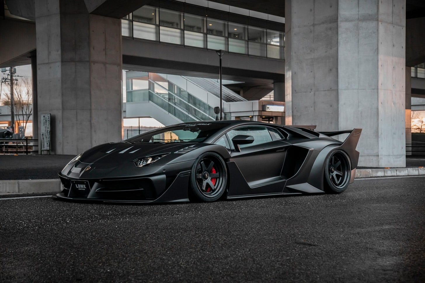 LB-Silhouette WORKS AVENTADOR GT Evo - Liberty Walk | リバティーウォーク Complete  car and customize!