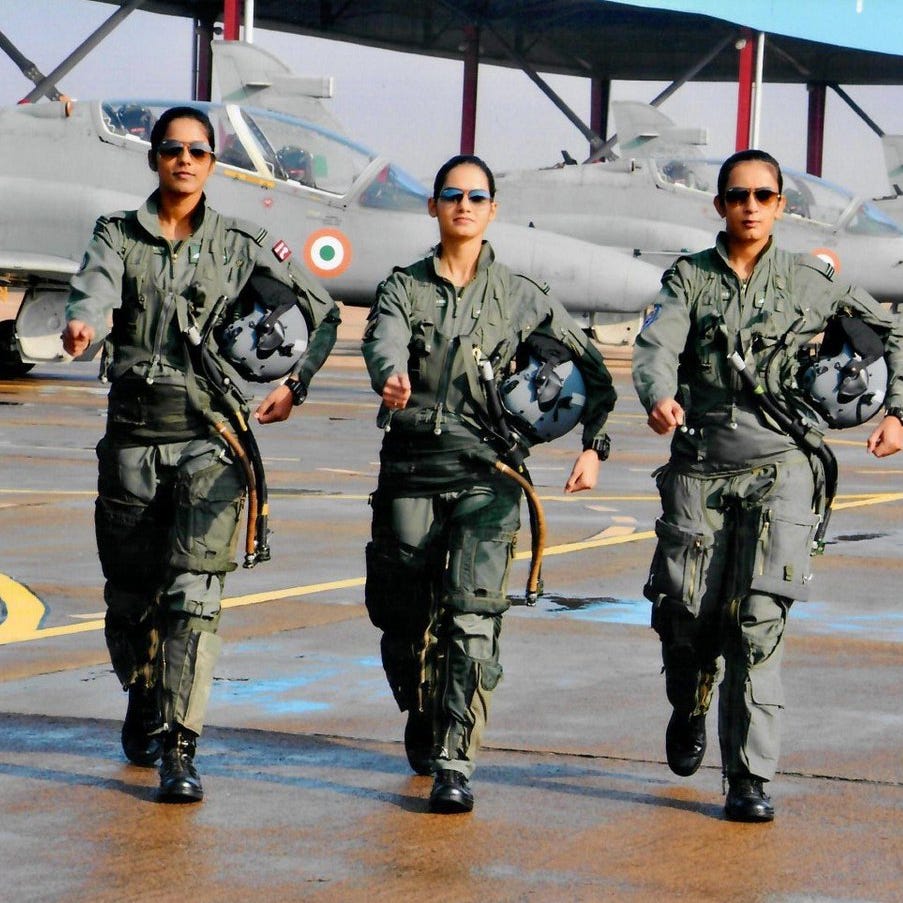 Breaking the glass ceiling: Serving Women Officers in Indian Air force –  GirlandWorld
