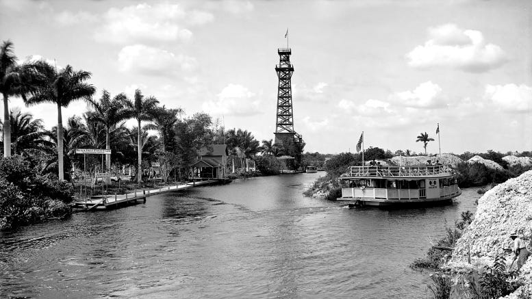 Lady Lou Sightseeing boat and Cardale Tower in 1910