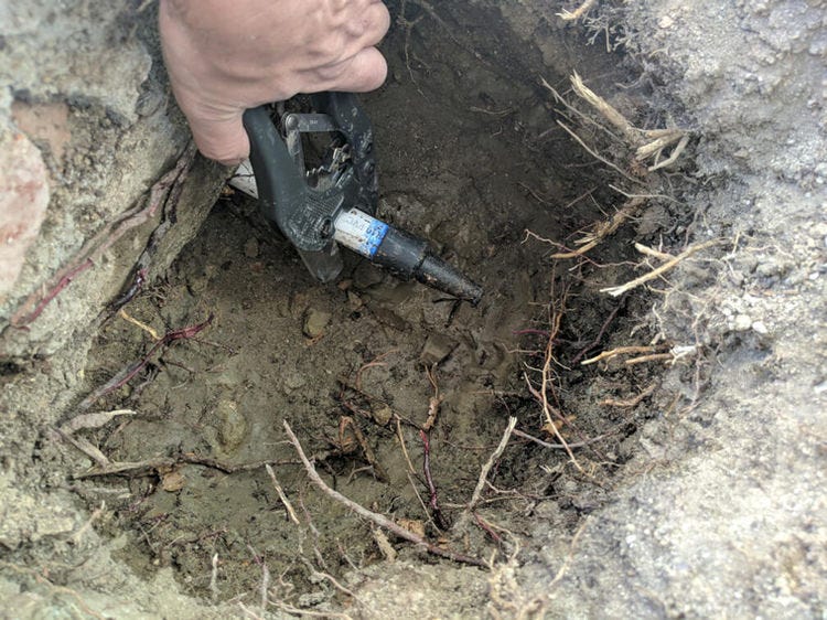 Cutting off tunnel pieces