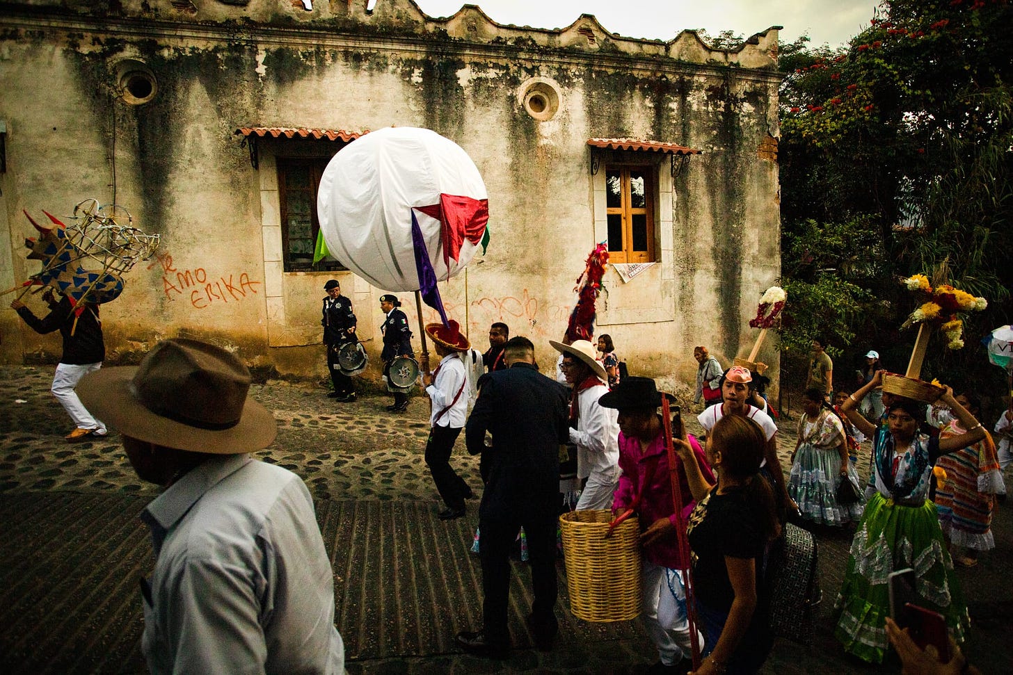 Go see the Aztecs! A Christmas story from Tepoztlán and a New Year's Message