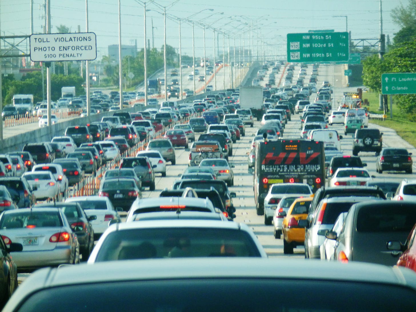 File:Miami traffic congestion, I-95 North rush hour.jpg - Wikimedia Commons