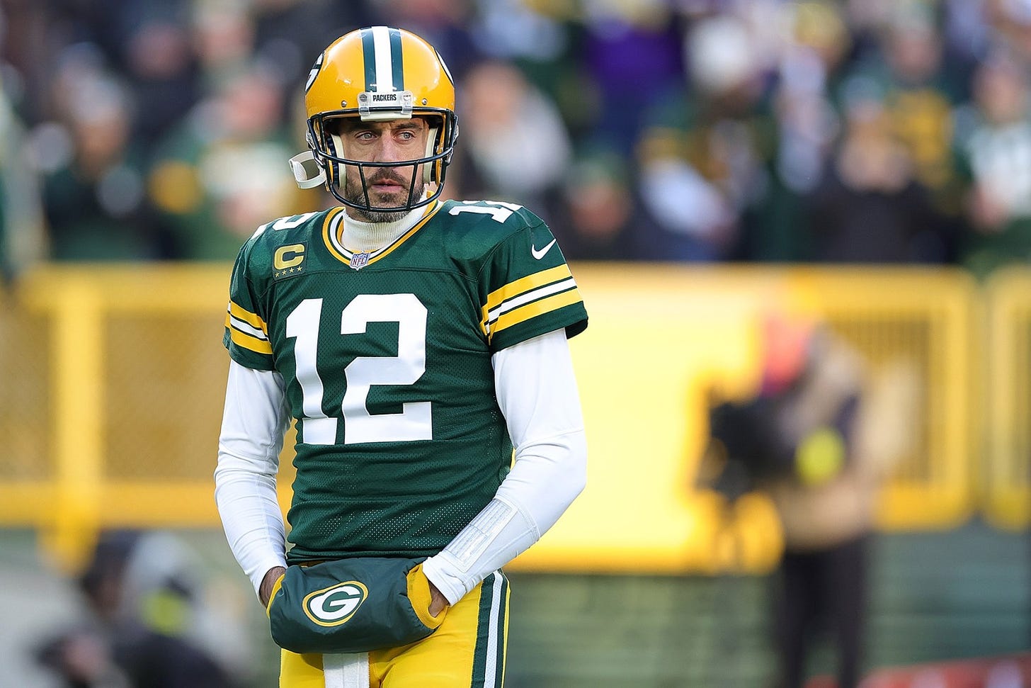 Aaron Rodgers Floats Conspiracy Theories About U.S. Downing UFOs – Rolling  Stone