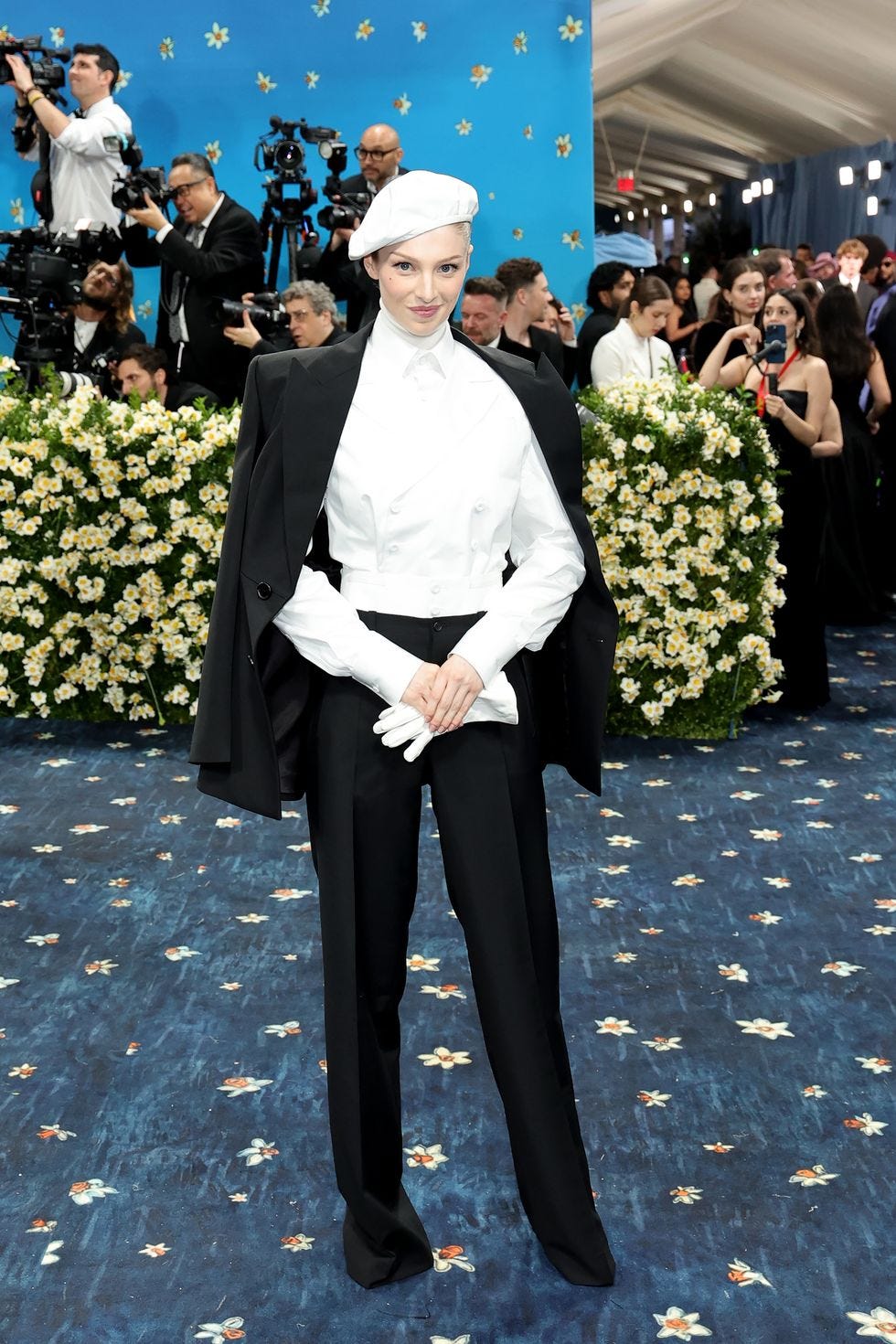 Hunter Schafer Wears a Prada Suit to the 2025 Met Gala