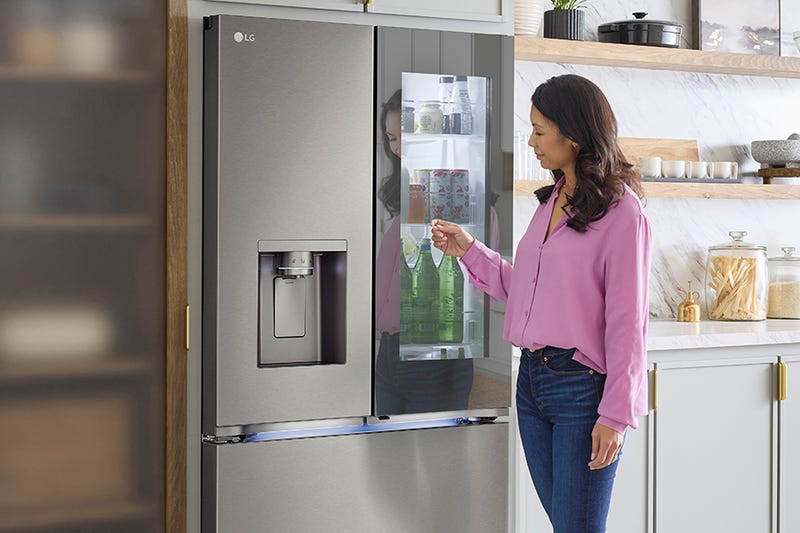 LG InstaView™ Refrigerators | Smart Door-in-Door Design