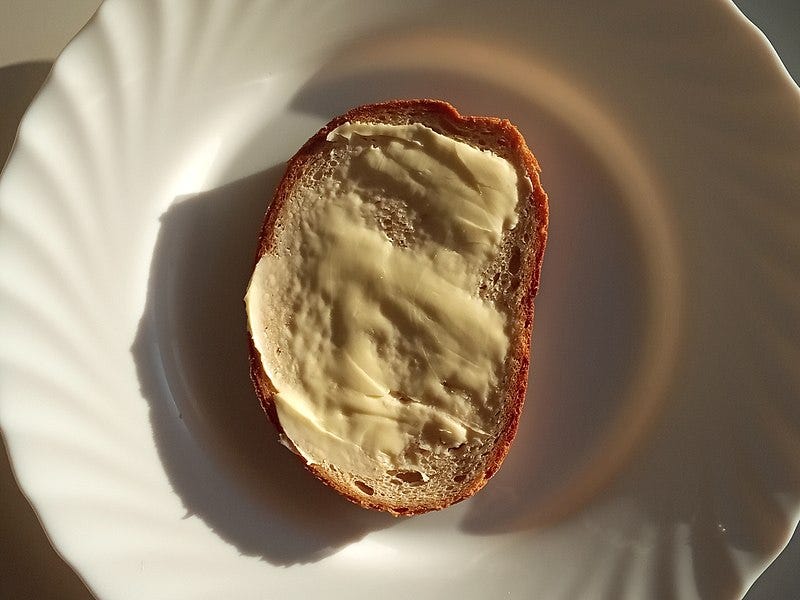 File:Bread with butter 20200928 081003b.jpg