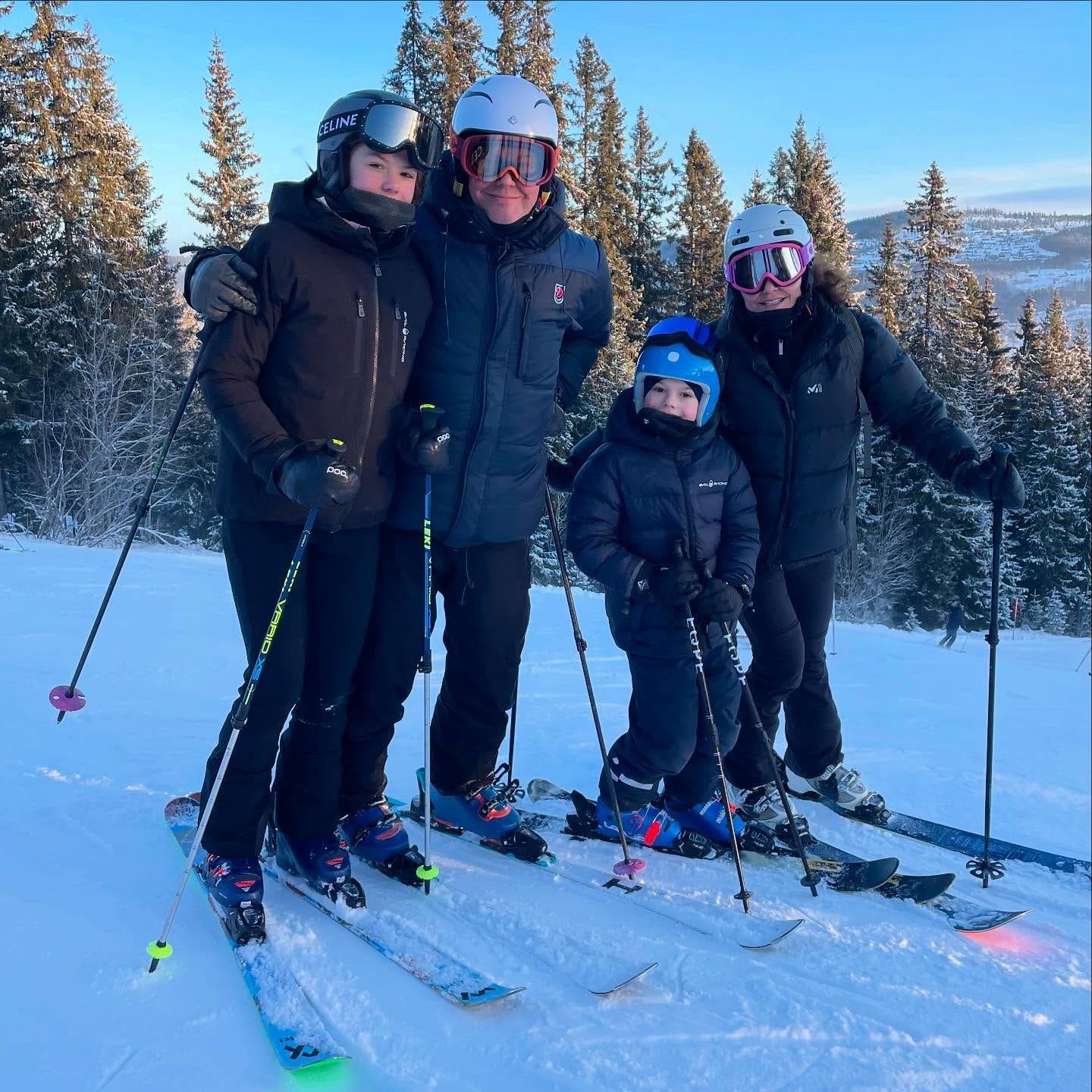 Crown Princess Victoria, Prince Daniel and children skiing