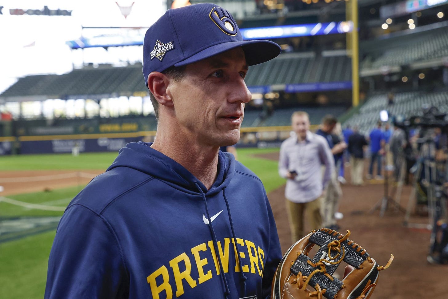 Craig Counsell arrives in Cleveland for interview with Guardians top brass  for vacant hot seat, per MLB insider