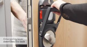 Anti-barricade doorset with electronic ...