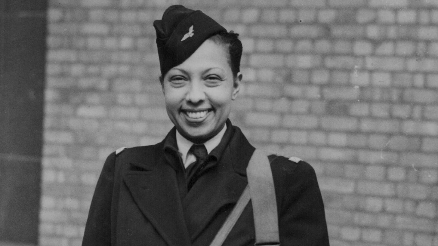 Joséphine Baker et le Général de Gaulle : l'incroyable relation qui les a  unis | Vanity Fair