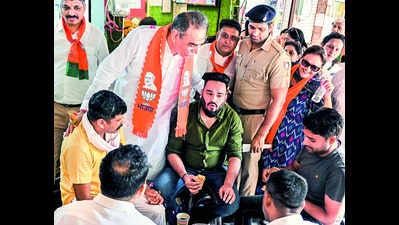 Ex-mayors to accompany Tandon during campaign