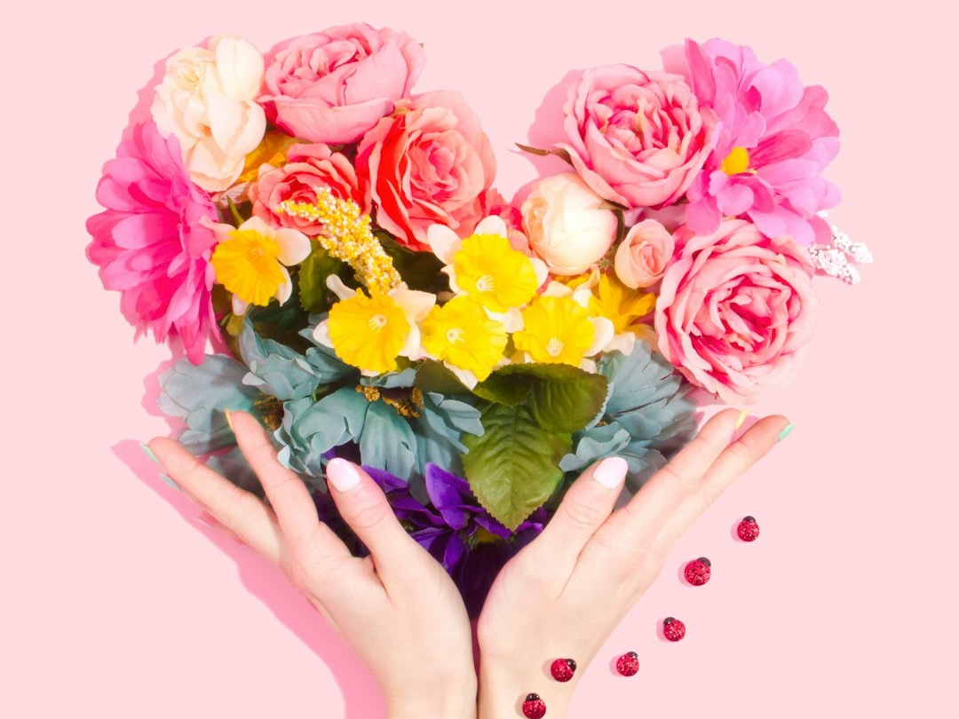 person holding bouquet of flower