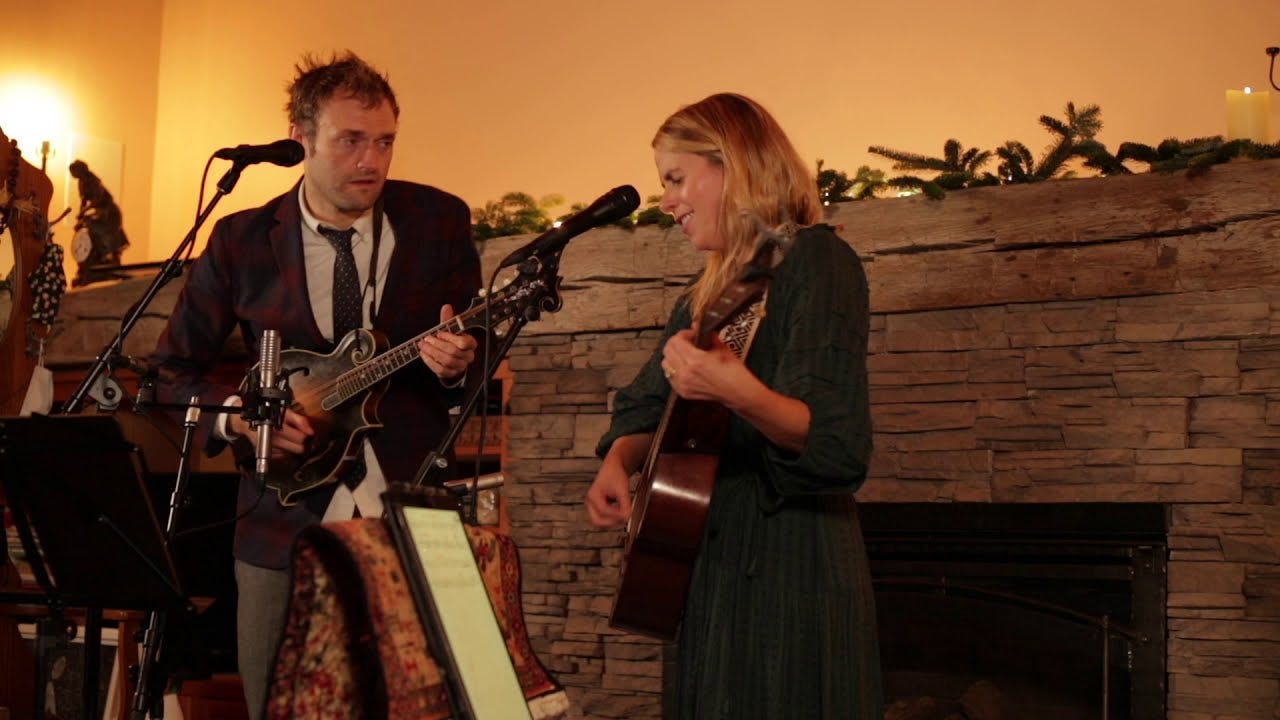 Chris Thile & Aoife O'Donovan - Fairytale of New York (The Pogues ...